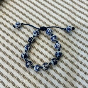 Glass bead adjustable bracelet